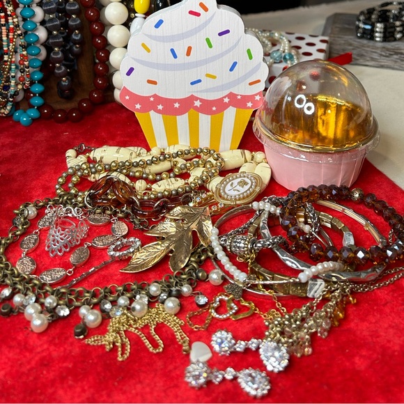 🧁Diamond Cupcake🧁 Live Show Listing ❣️All Wearable, Sellable, Giftable❣️ 🛼🛼🛼 - Picture 13 of 13